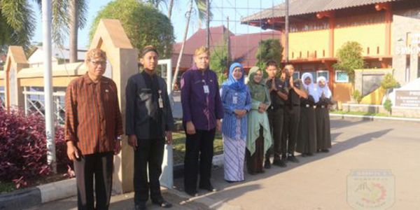 Belajar Sehari Di Luar Kelas